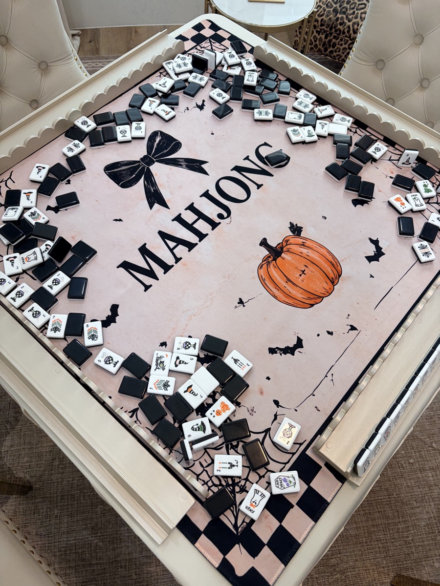 BRAND NEW Luxury American Mahjong “SPOOKTACULAR ” Tiles with Coordinated “MAHJONG HALLOWEEN” mat