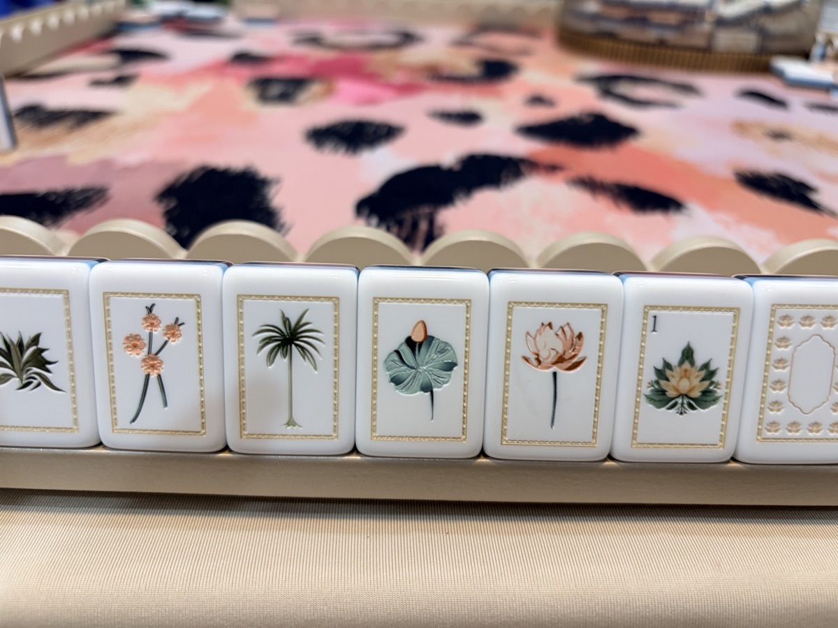 This is truly a LUXURY Mahjong SET. .  “ALL ABOUT THE PINK LEOPARD” Mat coordinated w Blush 4 Layered Tiles. The price includes the tiles and matching mat.