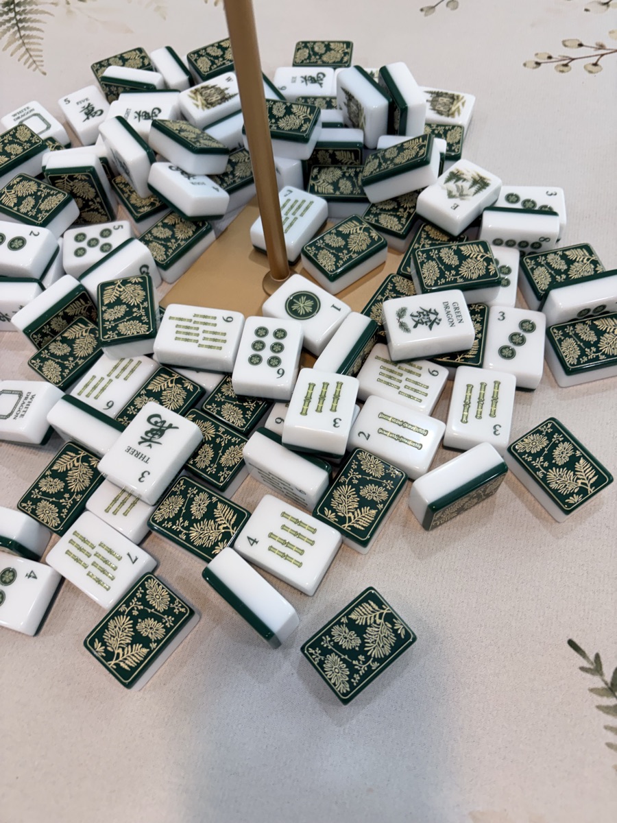 This is truly a Magical Mahjong set. “Botanical” Mat coordinated w/ “Botanical Nature Lovers”  Tiles.